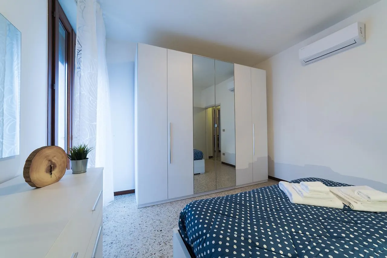 Isa Sirmione Apartments 0*,  Italy