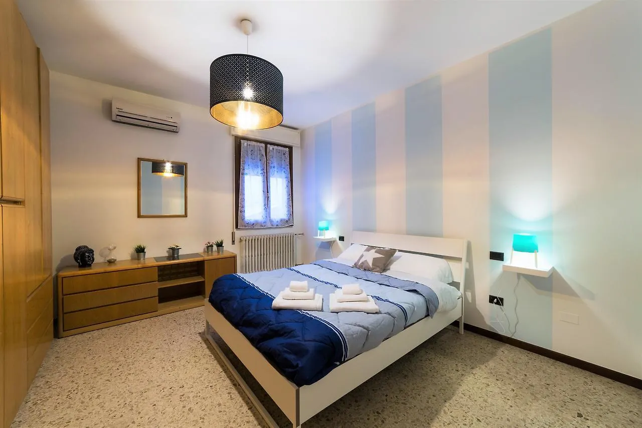 Isa Sirmione Apartments 0*,