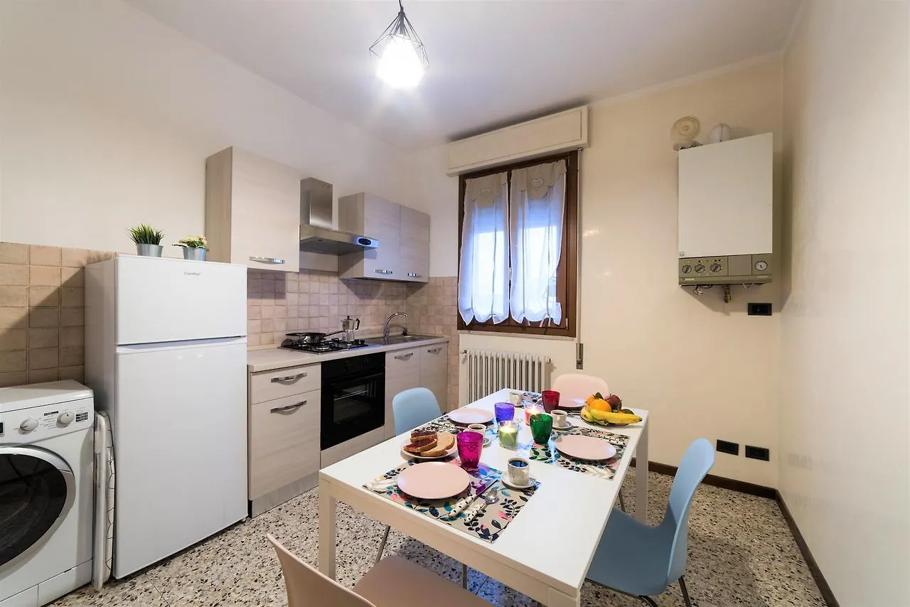 Isa Sirmione Apartments 0*,