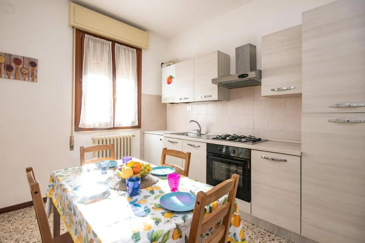 Isa Sirmione Apartments 0*,  意大利